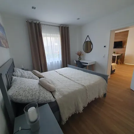 Apartment Francis Scheessel